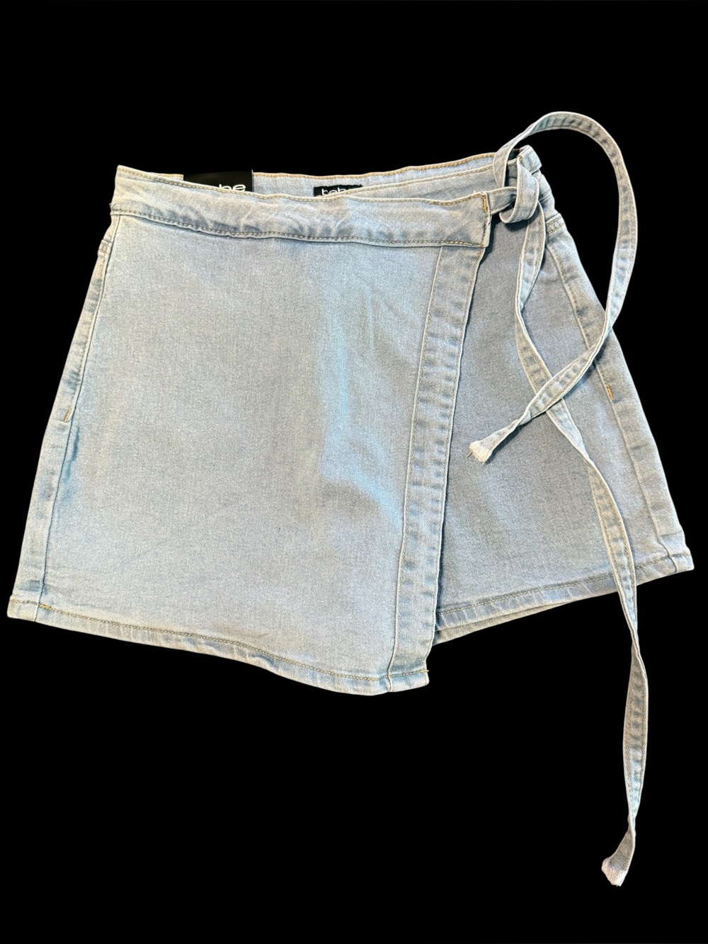 Bebe Light Wash Denim Wrap Shorts - Women skirt stretch Sz 6/28 NWT